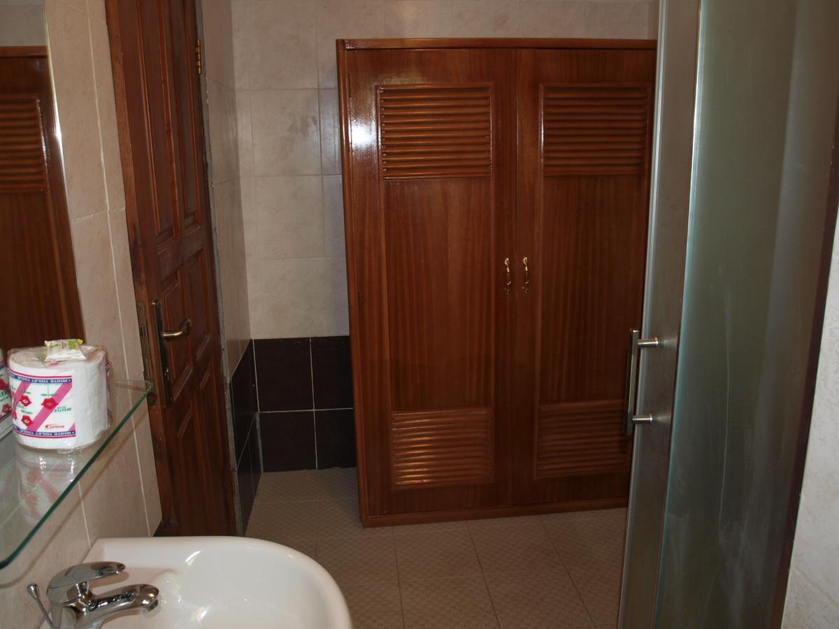 Apollo Hotel Lagos Bagian luar foto
