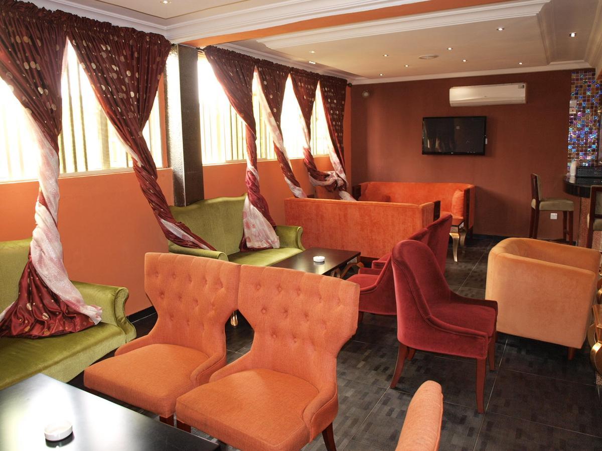 Apollo Hotel Lagos Bagian luar foto