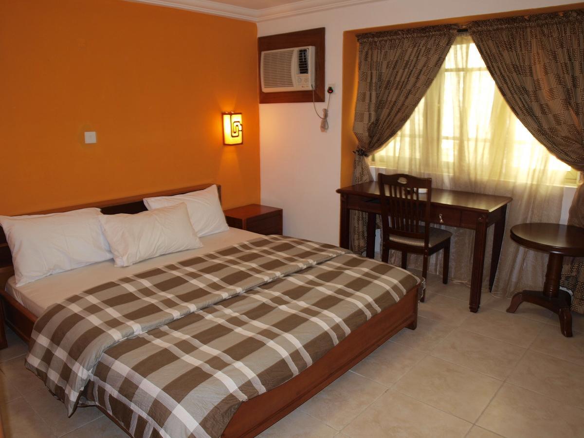 Apollo Hotel Lagos Bagian luar foto
