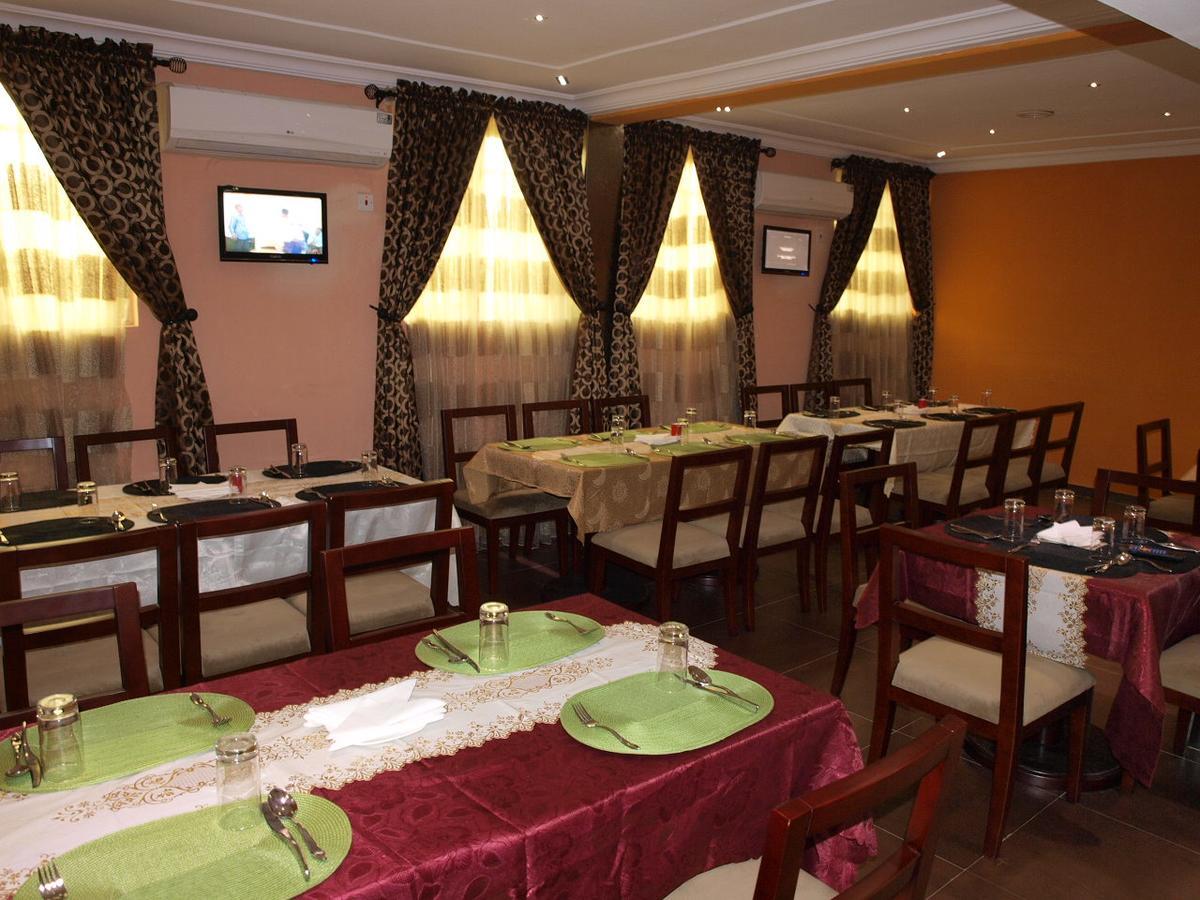 Apollo Hotel Lagos Bagian luar foto