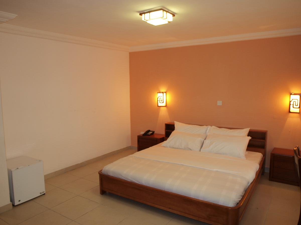 Apollo Hotel Lagos Bagian luar foto