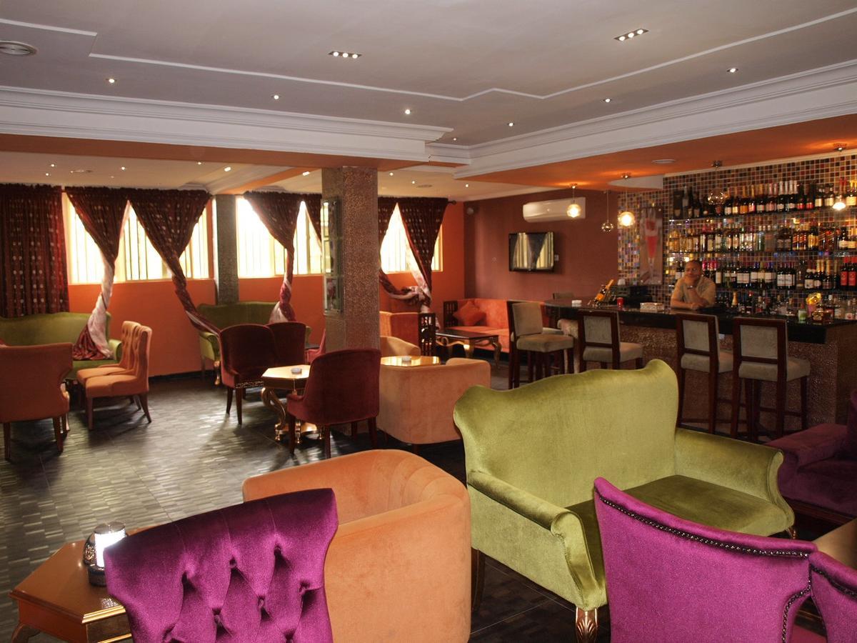 Apollo Hotel Lagos Bagian luar foto