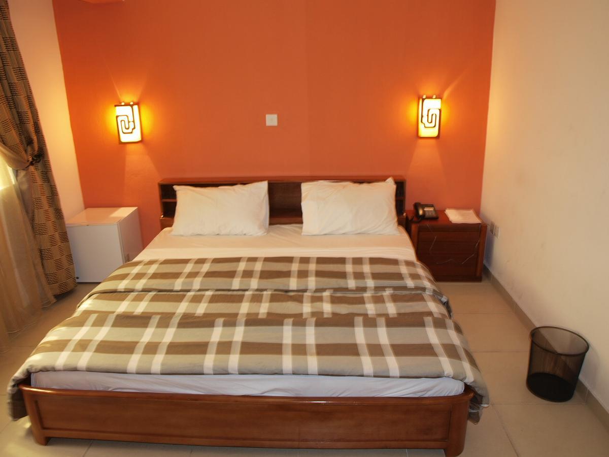 Apollo Hotel Lagos Bagian luar foto