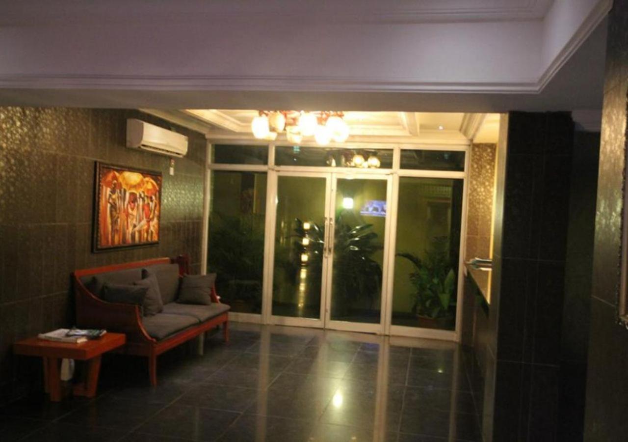 Apollo Hotel Lagos Bagian luar foto