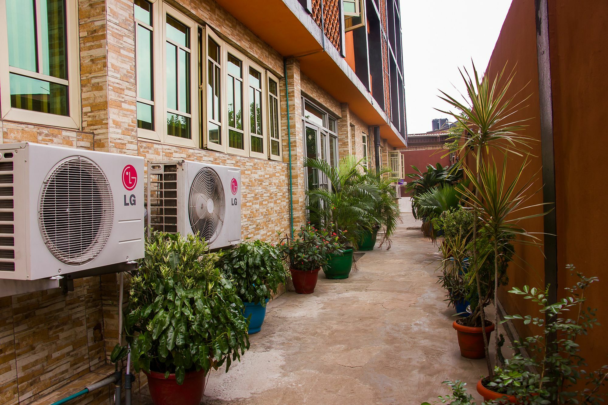 Apollo Hotel Lagos Bagian luar foto
