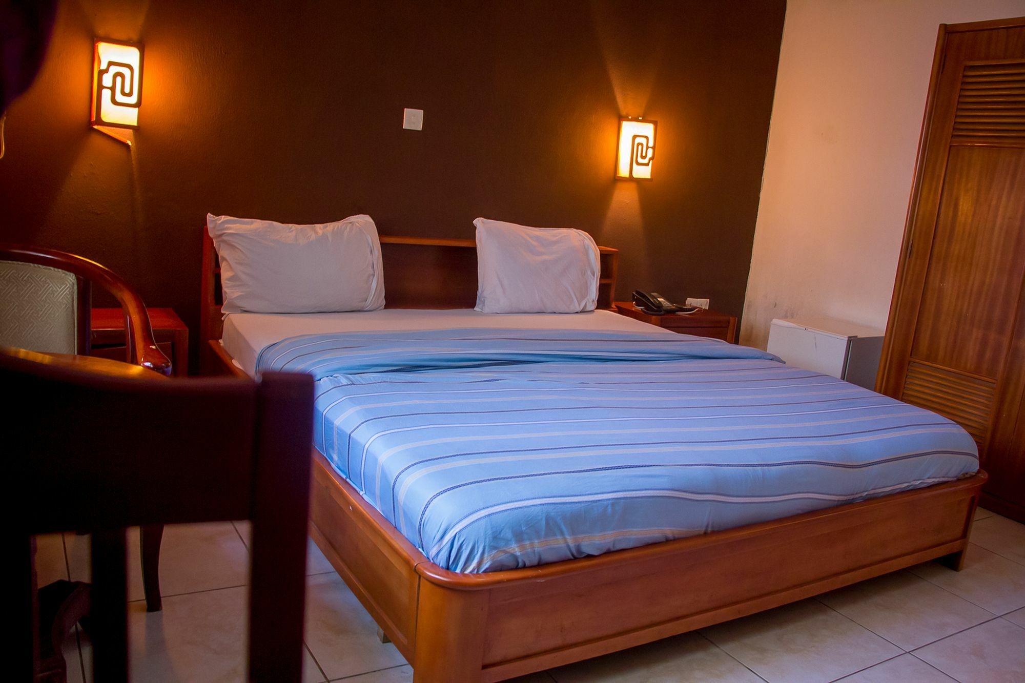 Apollo Hotel Lagos Bagian luar foto