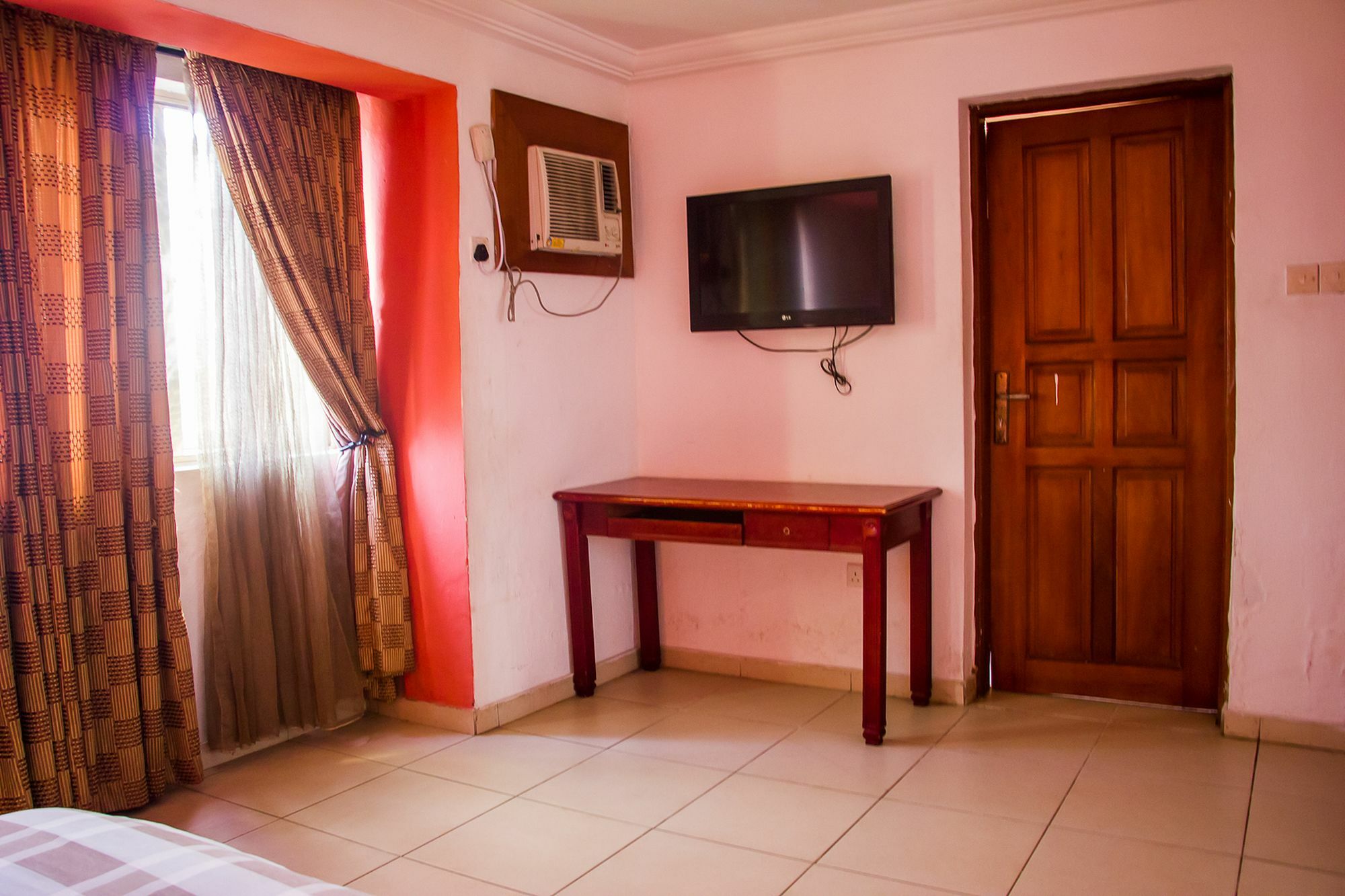 Apollo Hotel Lagos Bagian luar foto