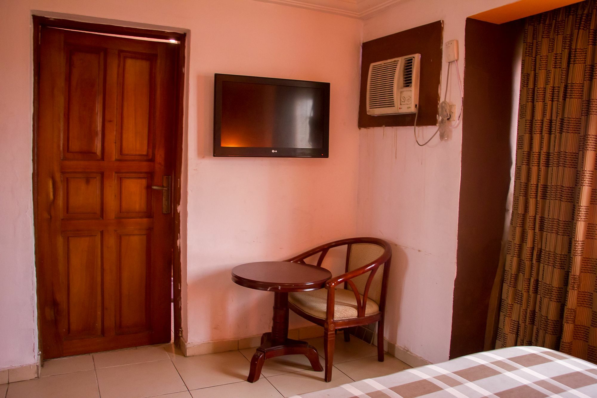 Apollo Hotel Lagos Bagian luar foto